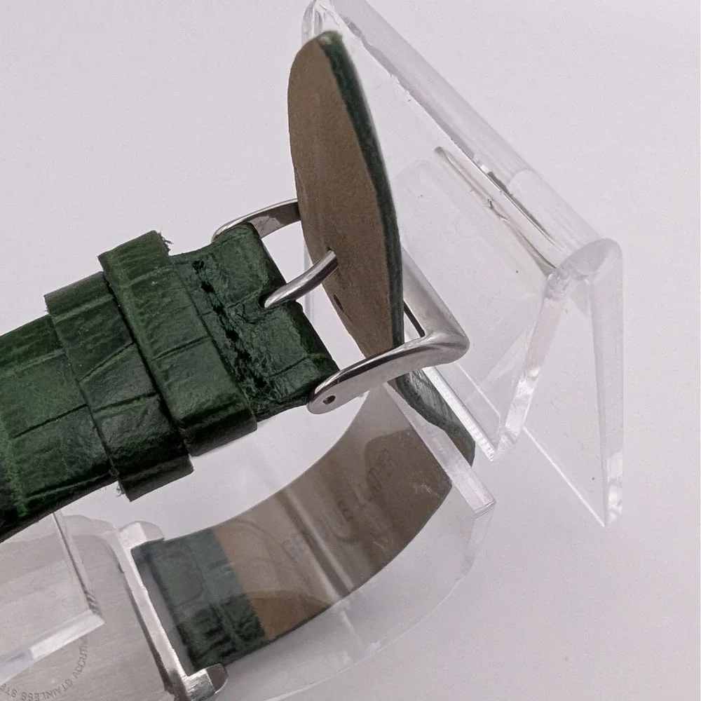 Beautiful Vivani Accutime SilverTone‎ Mother of Pearl Face Bejeweled New Battery